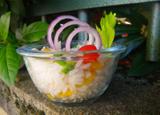 Salade de riz colorée et vinaigrette citronnée