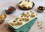 Roulés apéro aux tranches végé pois chiches, fromage frais et tomates séchées