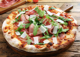Pizza au jambon de Parme et roquette
