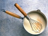 Béchamel trop épaisse : voici l'astuce magique des chefs pour lui redonner de l'onctuosité sans beurre
