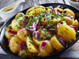 Salade de pommes de terre :  c'est la bonne manière de les cuire pour un résultat parfait !