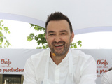 Cyril Lignac dévoile les aliments de base qu’il a toujours dans son frigo