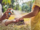 J’ai mélangé ces deux huiles dans un flacon pour notre soirée barbecue : tout le monde a exigé de repartir avec la recette de ma lotion