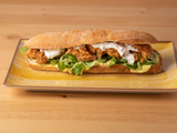 Oubliez la traditionnelle salade César : testez d'urgence cette version sandwich ultra crémeuse