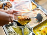 A-t-on le droit d'imposer sa propre boîte au serveur pour emporter ses restes au restaurant ?