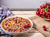Clafoutis aux cerises : le secret des grands-mères pour une texture parfaite (et l’erreur que l’on fait presque tous)