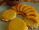 Renversé à la mangue, sablé coco