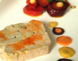 Terrine de foie gras de la mer, carottes multicolores glacées