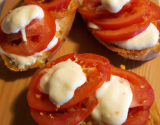 Tartine de tomates et mozzarella