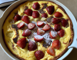 Clafoutis aux fraises et chocolat blanc