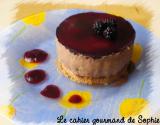 Entremet croquant praliné, mousse chocolat et miroir de mûres