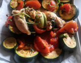 Poulet en papillote aux tomates et courgettes