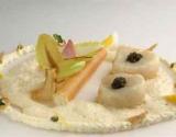 Noix de Saint-Jacques et caviar et endives au jambon de Reims