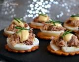 Petits toasts aux œufs et sardines citronnées, mayonnaise au Tabasco