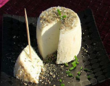 Fromage de chèvre frais aux poivres