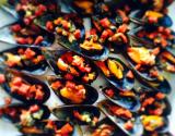 Tapas de moules au chorizo à la plancha
