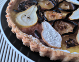 Tarte frangipane à la poire et chocolat