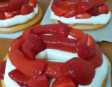 Couronne de fraises en gelée à la chantilly