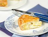 Tourte aux pommes de terre et au boursin à l'ail et aux fines herbes