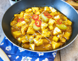 Wok de poulet curry aux ananas caramélisés