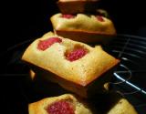 Financiers aux framboises et pâte à pistache