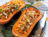 Butternut farci, riz & lentilles au curry & feta