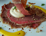 Carpacio de bœuf, mayonnaise vitello au siphon