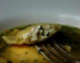 Raviolis au crabe, en bouillon, aux saveurs thaï