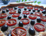 Tarte tomates-olives noires