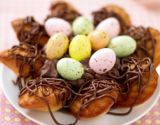 Nid de Pâques aux madeleines et son cœur de mousse au chocolat