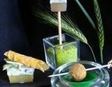 Entre Fromage et Dessert :Trilogie en Vert pour Roquefort Papillon (La sucette à la Poire Parfumée à la Framboise - Le Cube Crusti-Fondant d'Ananas au Fenouil et Granny  - La Praline de Roquefort à la pistache et son Jus de