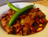 Chili con carne : haricots rouges, poivrons, viande hachée et épices