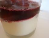 Panna cotta au toblérone blanc et cerises au vin rouge