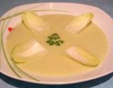 Soupe crémeuse d'endives, maroilles et gruyère râpé