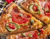 Pizza aux légumes et jambon