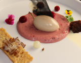 Mousseline de foie gras, gelée de betteraves, cappuccino de truffes, émulsion sarriette