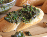 Baguette à la tapenade verte