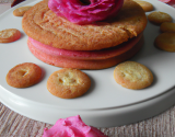 Charlotte aux griottes et biscuits roses