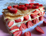 Mille-feuilles aux fraises et son glaçage rose