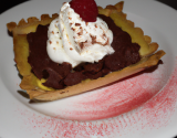 Tarte  framboise et chantilly et sa  pâte sablée au chocolat