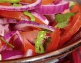 Salade indienne aux oignons rouges