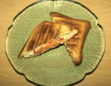 Croques au chèvre, tomate et miel de romarin