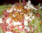 Salade de chou, noix, lardons, feta.