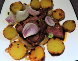 Oignons et pommes de terre rôtis au balsamique avec du filet mignon de porc