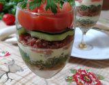 Verrines de tomates, concombre en tartare et faisselle au lait de brebis.