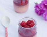 Petits pots de crème géranium et salade de fruits rouges