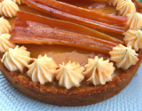 Tarte au pommes et mousse au caramel beurre-salé