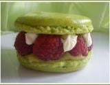 Macaron lemon curd, framboise, confitures de fraises et chocolat blanc