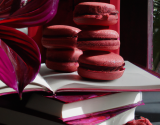 Macarons fourrés à la crème d'hibiscus