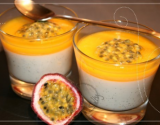 Verrine de panna cotta à la cardamome et gelée mangue passion